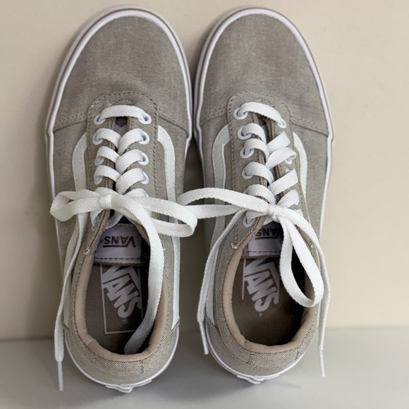 Vans: Women's Tan & White Classic Sneakers, Size 6.5 Women's - Picture 3 of 9